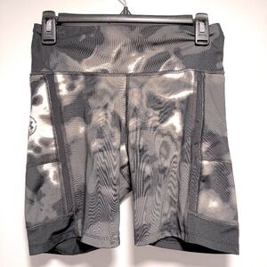 Under Armour Camo pocket Bike Shorts Medium